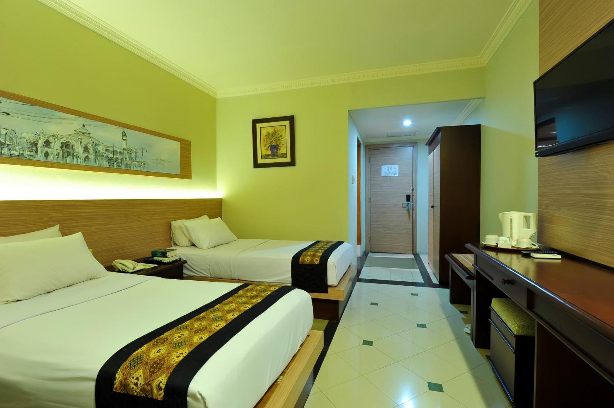 Hotel Grasia Semarang Extérieur photo